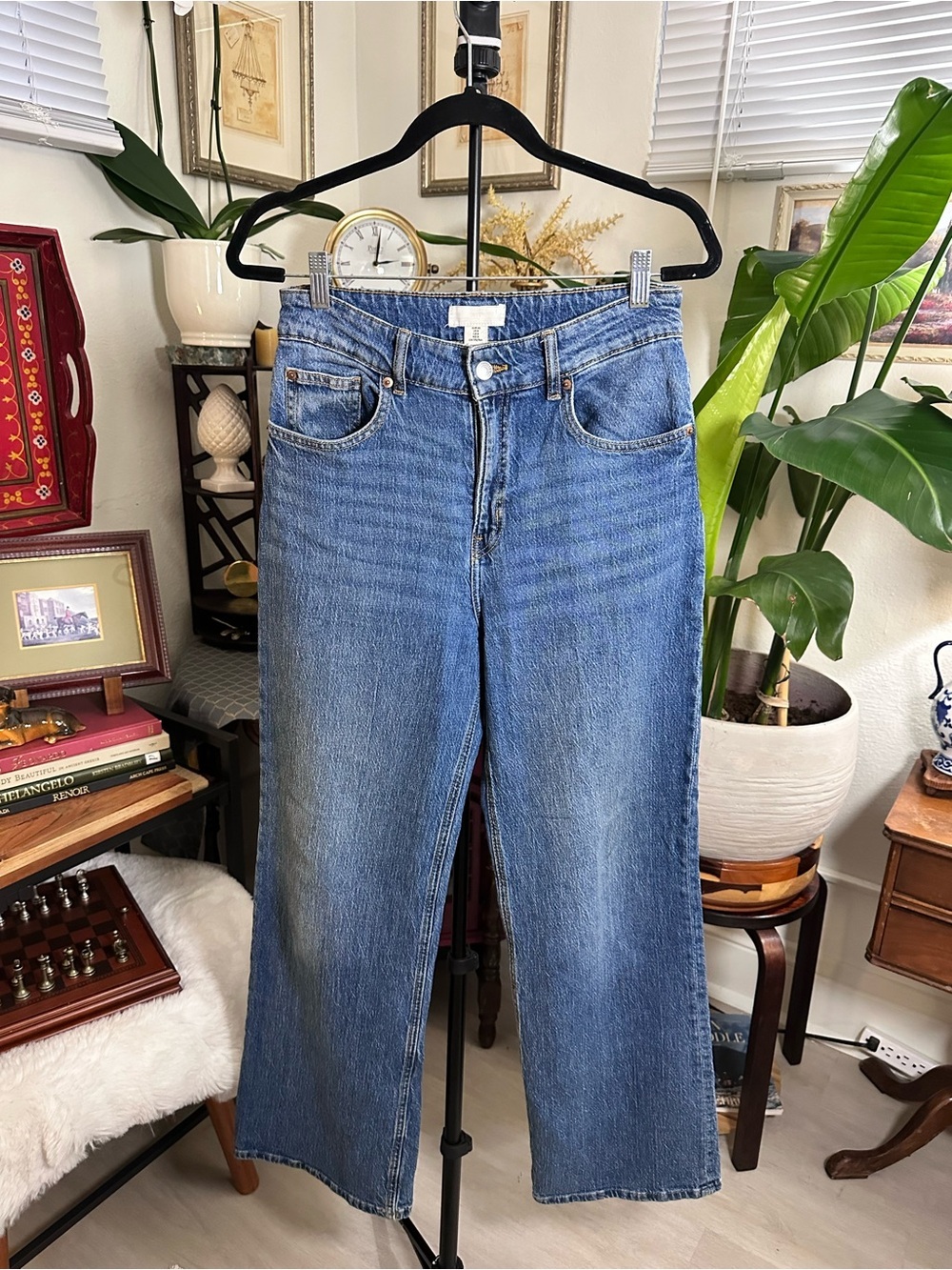 H&M Women's Straight-Leg Jeans in Medium Blue Wash